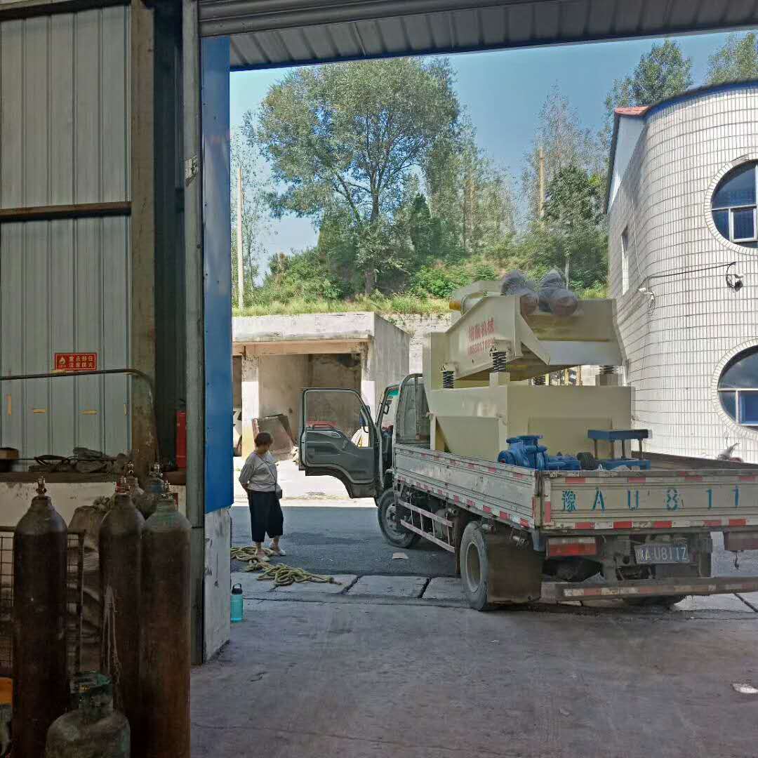 發往原陽的350細砂回收機