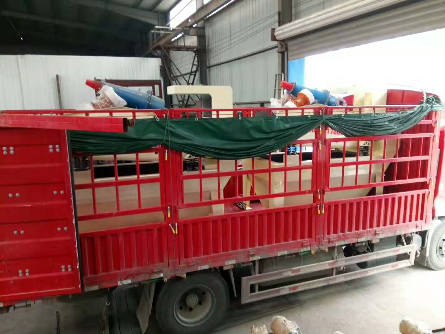 發往湖北荊門的2臺350細砂回收機